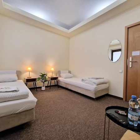 Helvetia Plus B&B - Private Rooms And Apartments Βαρσοβία Εξωτερικό φωτογραφία