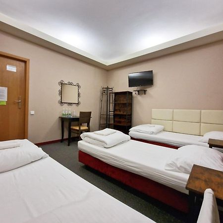 Helvetia Plus B&B - Private Rooms And Apartments Βαρσοβία Εξωτερικό φωτογραφία