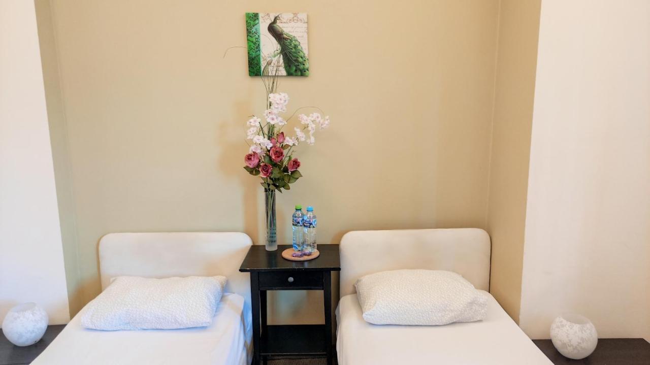 Helvetia Plus B&B - Private Rooms And Apartments Βαρσοβία Εξωτερικό φωτογραφία