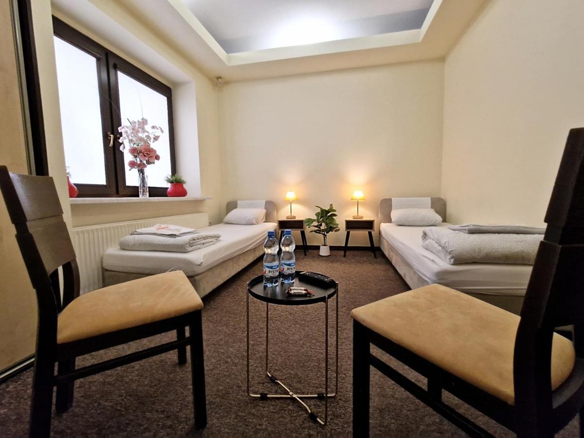 Helvetia Plus B&B - Private Rooms And Apartments Βαρσοβία Εξωτερικό φωτογραφία